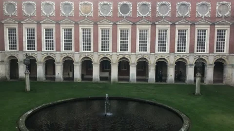 HAMPTON COURT PALACE Stock Footage 135539908