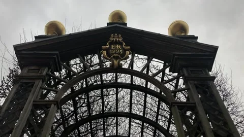 HAMPTON COURT PALACE Stock Footage 135540227