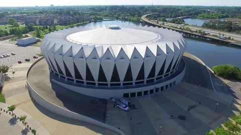 Hampton Virginia Coliseum architecture columns aerial drone Vídeo Stock 77072213