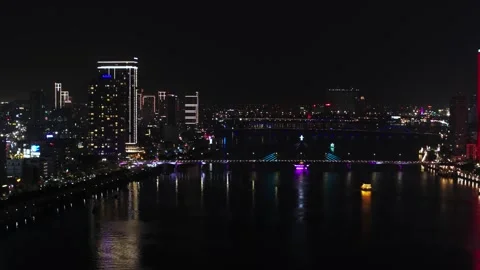 Han river bridge at night, drone view, Da Nang Vietnam Vidéo 332806206