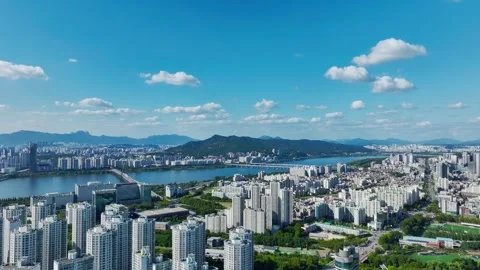 The Han River, Railway Bridge and Olympic Bridge from Jamsil in Seoul 库存影片 346470228
