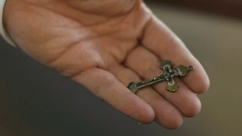 Hand and Crucifix Video stock 72134409