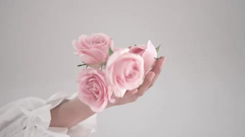 Hand and roses 스톡 동영상 140896843