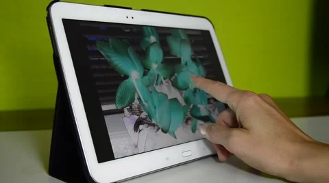 Hand and tablet pc Stock-Footage 42895076