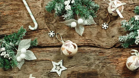 Hand arranges the Christmas decorations Stock Footage 218585113