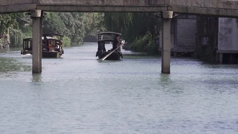 Hand boat under the bridge 스톡 동영상 126396763