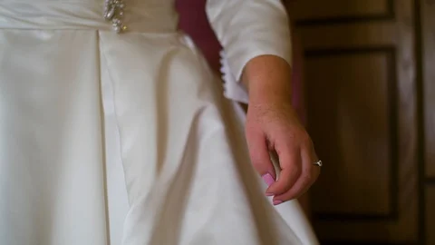 Hand of bride with golden ring Stock Footage 93644890