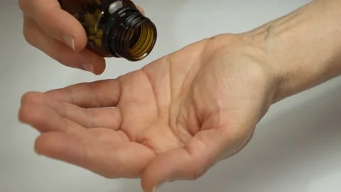 Hand carrying Vidéo 144833400