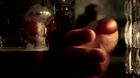 Hand on a coffe table Stock-Footage 19122187