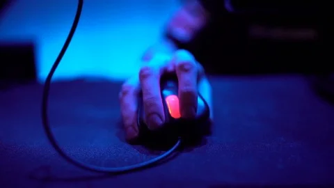 Hand on Computer mouse Playing video games Esports / eSports Stock Footage 71289828