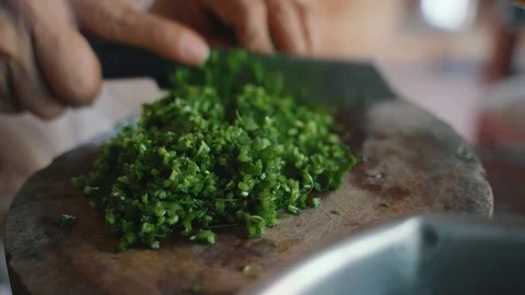 Hand cutting herbs Video stock 117324287