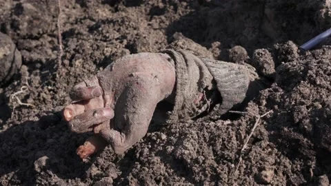 The hand of a dead Russian soldier Video stock 201340126