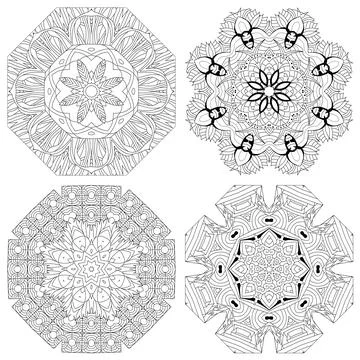 Hand drawn zentangle set of 4 mandalas for coloring page. Illustrazione stock