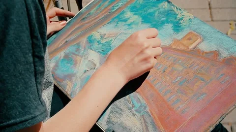Hand draws a fine building 库存影片 55806180