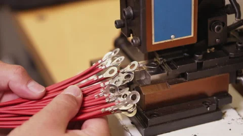 Hand examine electric wire connector terminals - close up 스톡 동영상 139744926