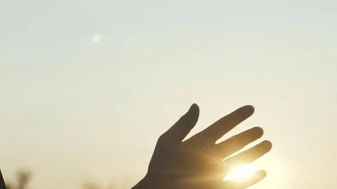 Hand Floating In The Window Vídeo Stock 78013789