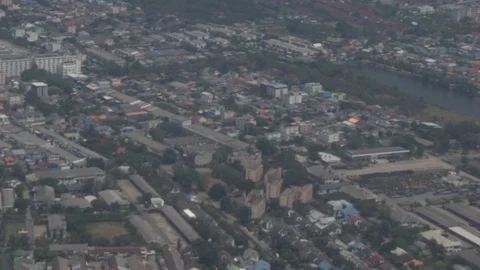 Hand held of city from window view. Видео 106586465