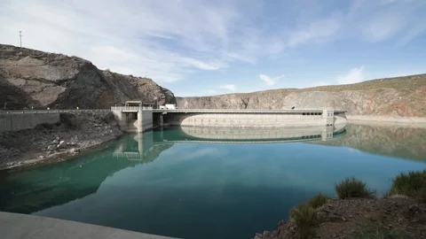 Hand held scene of Agua de Toro Dam at San Rafael, Mendoza Stockbeeldmateriaal 95521168