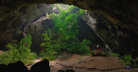 Hand held shot of inside Phraya Nakhon Cave in Sam Roi Yot, Thailand Stock Footage 72389463