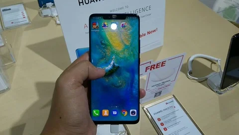  Hand hold Huawei mate 20 smartphone Stock Footage 99163003