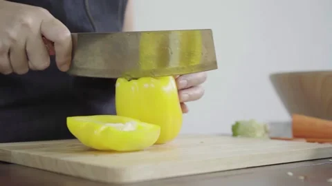 A hand holding a box 库存影片 157871926