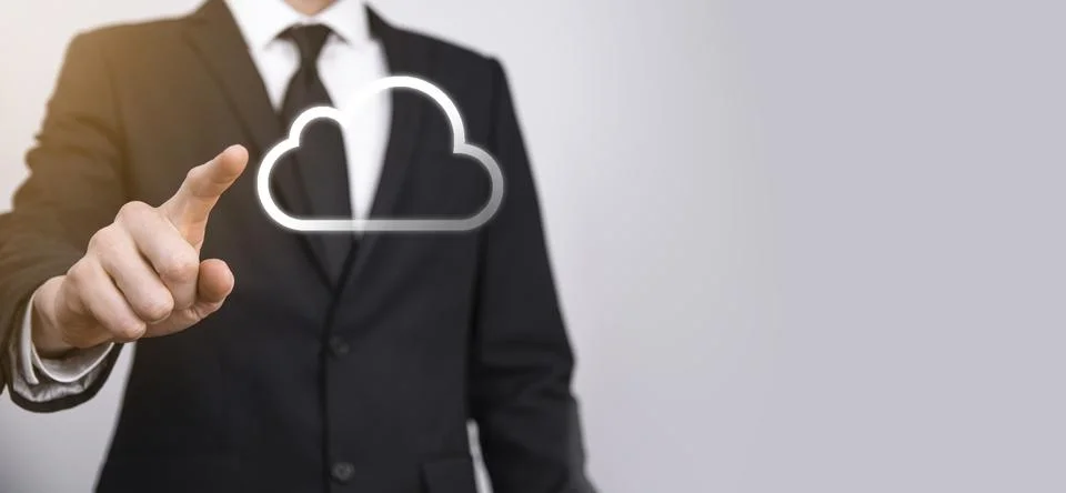 Hand holding icon cloud computing network and icon connection data informatio Foto stock