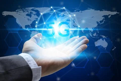Hand holding network using 5G technology with virtual screen, Technology Inte 스톡 사진