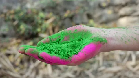 Hand holds the powder Stock Footage 61507606