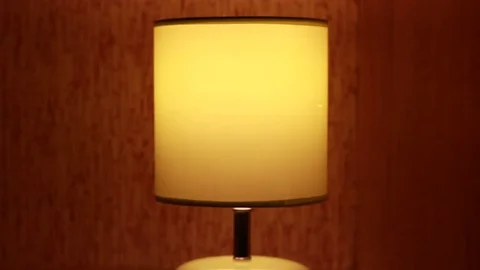 Hand with knife appeared in front of green lamp Vídeo Stock 83747996