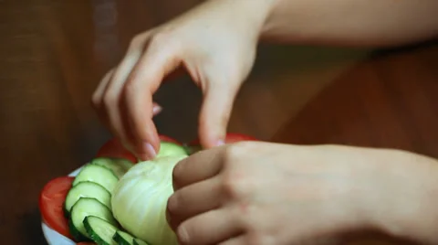 Hand Making Chrysanthemum CloseUp Video stock 30139923