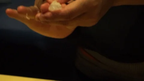 Hand making Sushi Stock-Footage 115976964