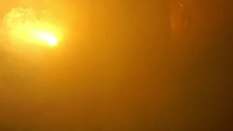 Hand man killer holding weapon in scary night Vidéo 228447780