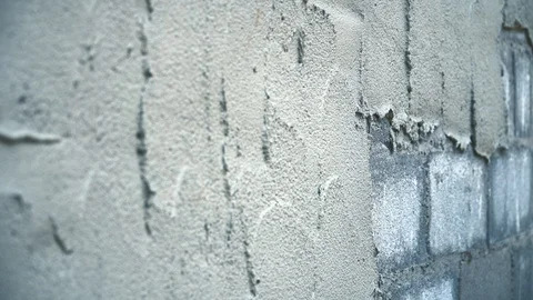 Hand of man plastering concrete build a wall. Видео 116584992