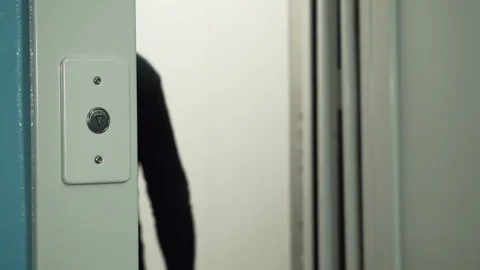 Hand of a man pressing the elevator button Video stock 256014916