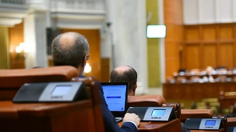 Hand of a man raised in the air during a voting procedure Vídeo Stock 84416055