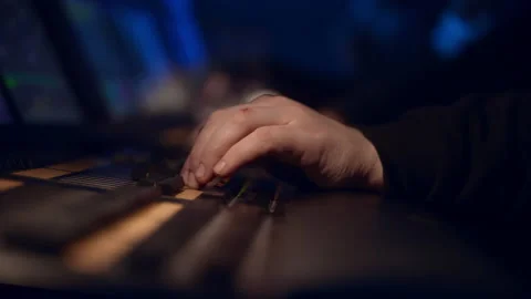Hand on a mixing console Stock-Footage 202193001