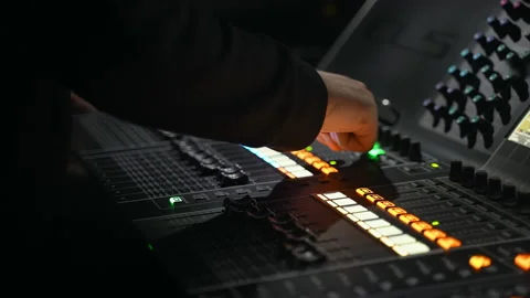Hand on a mixing console 스톡 동영상 211135686