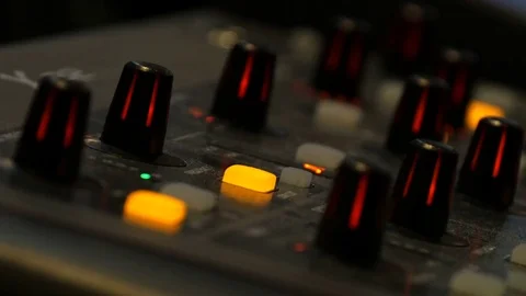 Hand on mixing table Stock Footage 82973627