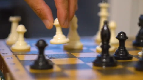 The hand moves the chess piece Stock-Footage 139496151