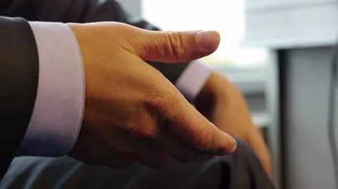 Hand next to his knee Видео 8838399
