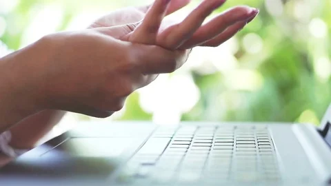 Hand pain from hard working on notebook keyboard 스톡 동영상 83720182