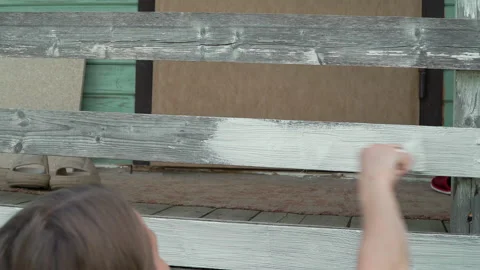 Hand with a paint brush 스톡 동영상 205713122