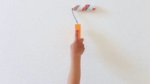 Hand paints foam plastic with no paint Video stock 129834834