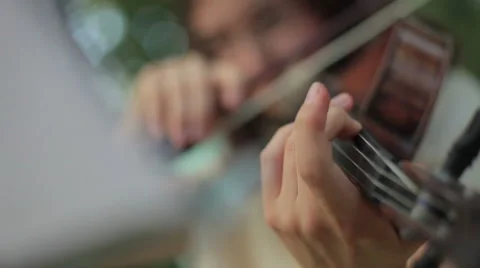 Hand plays on violin Stock Footage 40635181