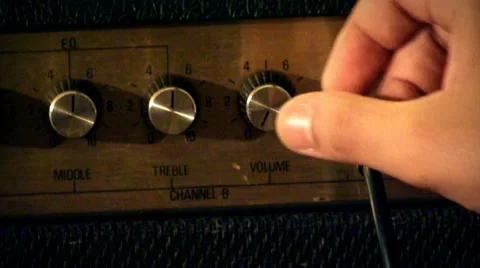 Hand Pluging An Guitar Mono Jack Onto Old Amplifier And Tuning Knobs 스톡 동영상 11667846