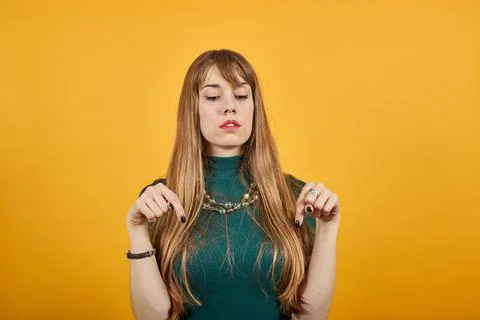 Hand pointer with forefinger pointing down. Index finger to show direction. Foto stock