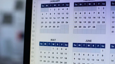 Hand pointing on date at pc screen, person booking ticket or hotel for vacations Vídeo Stock 104070205
