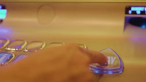 Hand Presses Play Button on Casino Slot Machine Console Vídeos de archivo 316672801