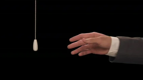 Hand pulls light cord down 스톡 동영상 754631