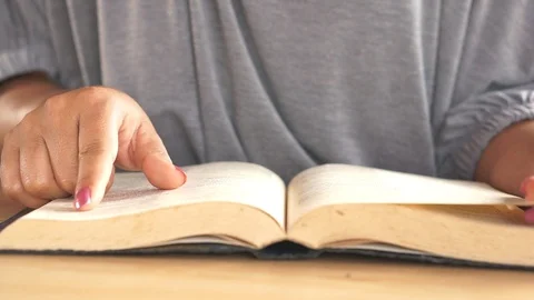 Hand reading book 2 pond5 스톡 동영상 90223711